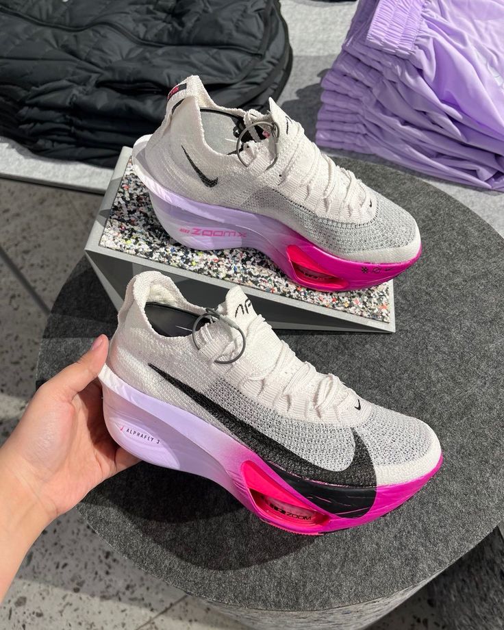 Nike ZoomX 04 – RunMax